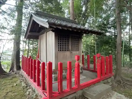 尾白稲荷神社(岐阜県)