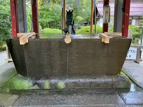 北口本宮冨士浅間神社の手水舎