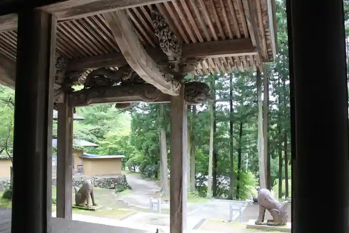 黒石寺の本殿・本堂