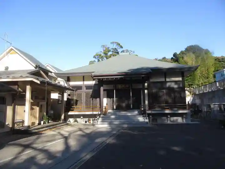 仏持院の本殿・本堂