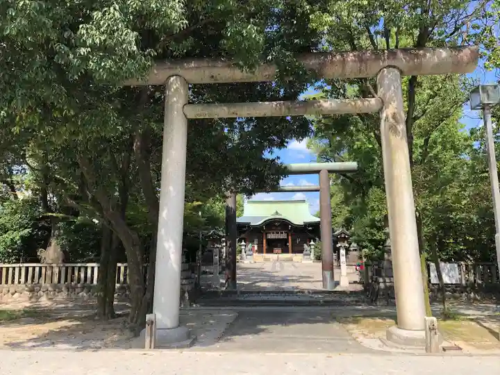 溝旗神社(肇國神社)の鳥居