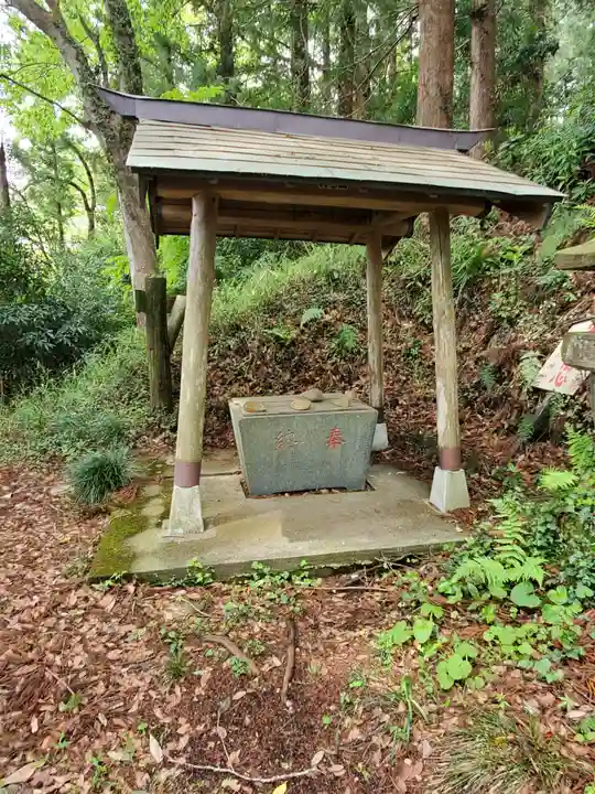 静神社の手水舎