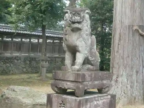 伊富岐神社の狛犬