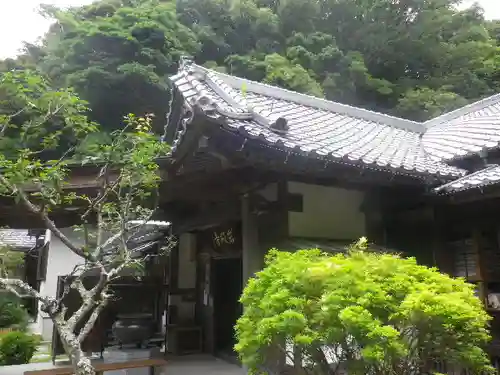 岩殿寺の本殿・本堂
