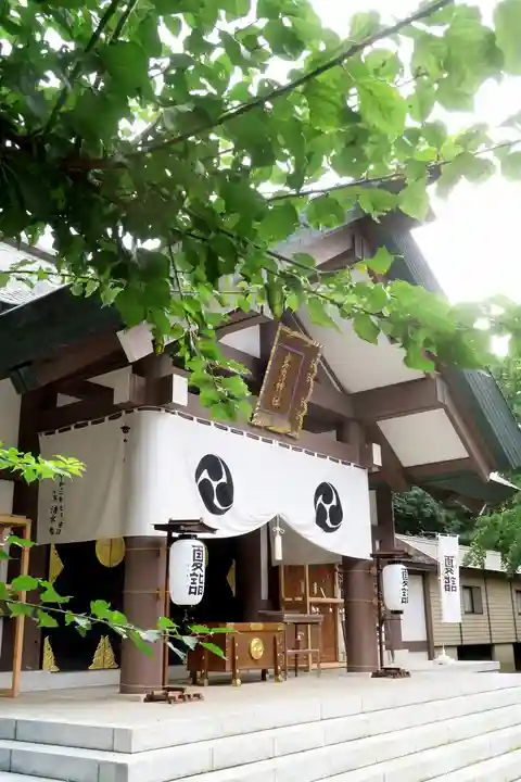 岩内神社の本殿・本堂