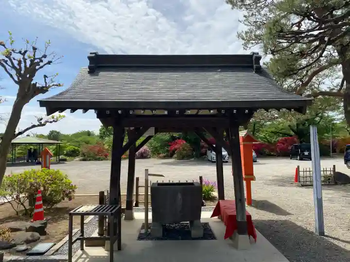尾曳稲荷神社の{uncategorized: "未分類", other: "その他", undefined: "問題あり", building: "その他建物", grave: "お墓", sacred_gate: "鳥居", guardian: "狛犬", statue: "像", buddha: "仏像", history: "歴史", nature: "自然", garden: "庭園", animal: "動物", pagoda: "塔", temizu: "手水舎", mountain_gate: "山門・神門", sanctuary: "本殿・本堂", subordinate: "末社・摂社", art: "芸術", scenery: "景色", jizo: "地蔵", ema: "絵馬", goshuin: "御朱印", omikuji: "おみくじ", items: "授与品その他", amulet: "お守り", goshuincho: "御朱印帳", eats: "食事", festival: "お祭り", votive_dance: "神楽", shichigosan: "七五三参", wedding: "結婚式", experience: "体験その他", initially: "初詣", around: "周辺", anti_infection: "感染症対策"}