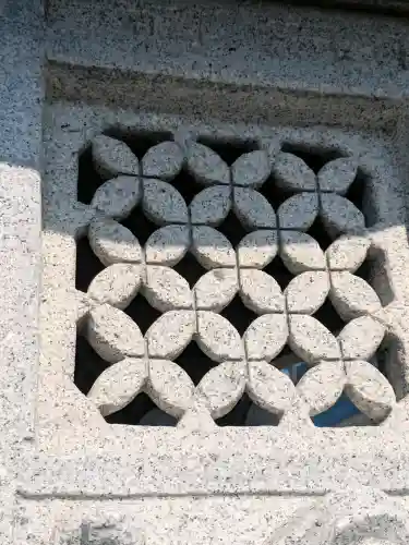 稲荷神社（鍛冶稲荷神社）の{uncategorized: "未分類", other: "その他", undefined: "問題あり", building: "その他建物", grave: "お墓", sacred_gate: "鳥居", guardian: "狛犬", statue: "像", buddha: "仏像", history: "歴史", nature: "自然", garden: "庭園", animal: "動物", pagoda: "塔", temizu: "手水舎", mountain_gate: "山門・神門", sanctuary: "本殿・本堂", subordinate: "末社・摂社", art: "芸術", scenery: "景色", jizo: "地蔵", ema: "絵馬", goshuin: "御朱印", omikuji: "おみくじ", items: "授与品その他", amulet: "お守り", goshuincho: "御朱印帳", eats: "食事", festival: "お祭り", votive_dance: "神楽", shichigosan: "七五三参", wedding: "結婚式", experience: "体験その他", initially: "初詣", around: "周辺", anti_infection: "感染症対策"}