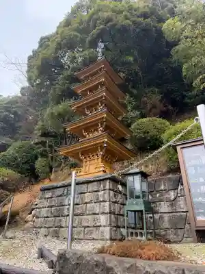 金前寺の{uncategorized: "未分類", other: "その他", undefined: "問題あり", building: "その他建物", grave: "お墓", sacred_gate: "鳥居", guardian: "狛犬", statue: "像", buddha: "仏像", history: "歴史", nature: "自然", garden: "庭園", animal: "動物", pagoda: "塔", temizu: "手水舎", mountain_gate: "山門・神門", sanctuary: "本殿・本堂", subordinate: "末社・摂社", art: "芸術", scenery: "景色", jizo: "地蔵", ema: "絵馬", goshuin: "御朱印", omikuji: "おみくじ", items: "授与品その他", amulet: "お守り", goshuincho: "御朱印帳", eats: "食事", festival: "お祭り", votive_dance: "神楽", shichigosan: "七五三参", wedding: "結婚式", experience: "体験その他", initially: "初詣", around: "周辺", anti_infection: "感染症対策"}