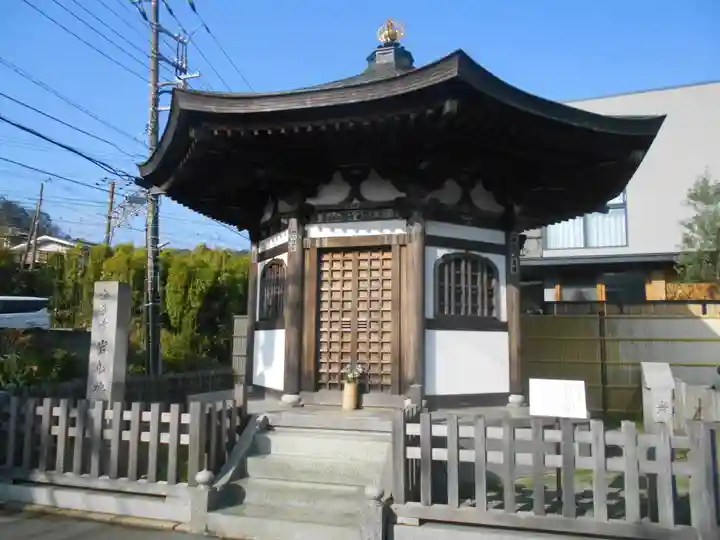 岩船地蔵堂の本殿・本堂