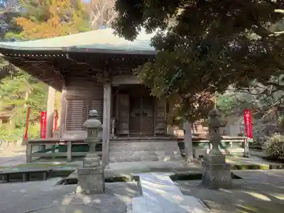 岩殿寺の{uncategorized: "未分類", other: "その他", undefined: "問題あり", building: "その他建物", grave: "お墓", sacred_gate: "鳥居", guardian: "狛犬", statue: "像", buddha: "仏像", history: "歴史", nature: "自然", garden: "庭園", animal: "動物", pagoda: "塔", temizu: "手水舎", mountain_gate: "山門・神門", sanctuary: "本殿・本堂", subordinate: "末社・摂社", art: "芸術", scenery: "景色", jizo: "地蔵", ema: "絵馬", goshuin: "御朱印", omikuji: "おみくじ", items: "授与品その他", amulet: "お守り", goshuincho: "御朱印帳", eats: "食事", festival: "お祭り", votive_dance: "神楽", shichigosan: "七五三参", wedding: "結婚式", experience: "体験その他", initially: "初詣", around: "周辺", anti_infection: "感染症対策"}