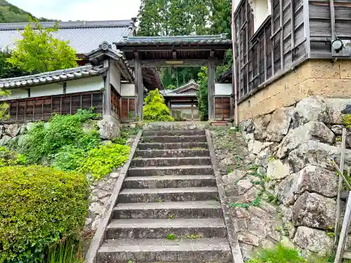 羽賀寺の山門