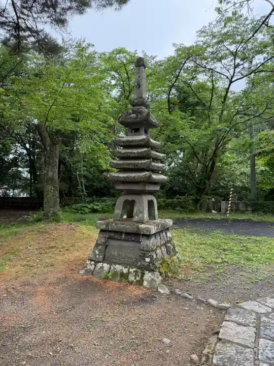 青葉神社の{uncategorized: "未分類", other: "その他", undefined: "問題あり", building: "その他建物", grave: "お墓", sacred_gate: "鳥居", guardian: "狛犬", statue: "像", buddha: "仏像", history: "歴史", nature: "自然", garden: "庭園", animal: "動物", pagoda: "塔", temizu: "手水舎", mountain_gate: "山門・神門", sanctuary: "本殿・本堂", subordinate: "末社・摂社", art: "芸術", scenery: "景色", jizo: "地蔵", ema: "絵馬", goshuin: "御朱印", omikuji: "おみくじ", items: "授与品その他", amulet: "お守り", goshuincho: "御朱印帳", eats: "食事", festival: "お祭り", votive_dance: "神楽", shichigosan: "七五三参", wedding: "結婚式", experience: "体験その他", initially: "初詣", around: "周辺", anti_infection: "感染症対策"}