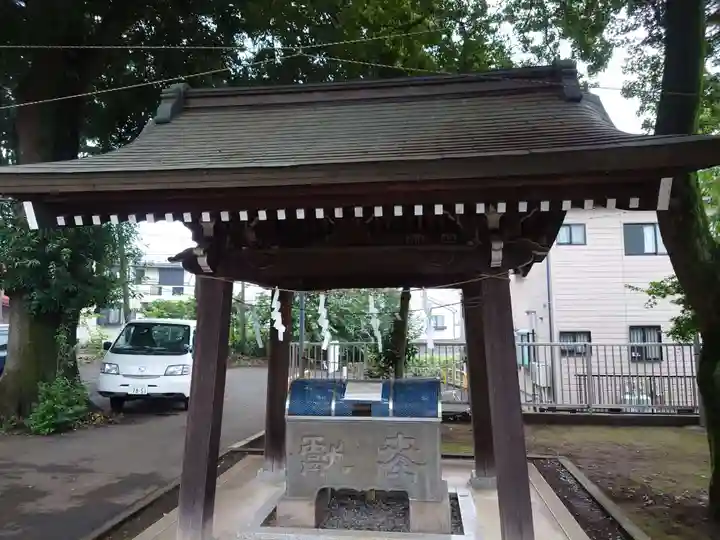 六所神社の手水舎