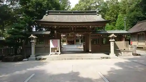 針名神社の山門・神門