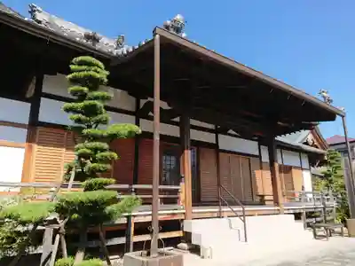 長全寺の本殿・本堂