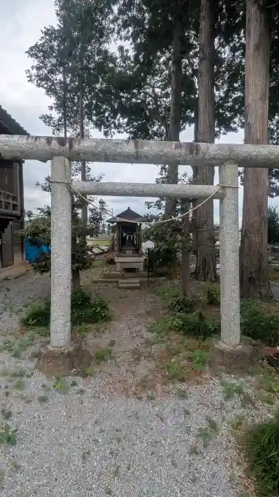 鷲宮神社の{uncategorized: "未分類", other: "その他", undefined: "問題あり", building: "その他建物", grave: "お墓", sacred_gate: "鳥居", guardian: "狛犬", statue: "像", buddha: "仏像", history: "歴史", nature: "自然", garden: "庭園", animal: "動物", pagoda: "塔", temizu: "手水舎", mountain_gate: "山門・神門", sanctuary: "本殿・本堂", subordinate: "末社・摂社", art: "芸術", scenery: "景色", jizo: "地蔵", ema: "絵馬", goshuin: "御朱印", omikuji: "おみくじ", items: "授与品その他", amulet: "お守り", goshuincho: "御朱印帳", eats: "食事", festival: "お祭り", votive_dance: "神楽", shichigosan: "七五三参", wedding: "結婚式", experience: "体験その他", initially: "初詣", around: "周辺", anti_infection: "感染症対策"}