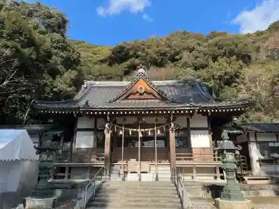 白山比咩神社の{uncategorized: "未分類", other: "その他", undefined: "問題あり", building: "その他建物", grave: "お墓", sacred_gate: "鳥居", guardian: "狛犬", statue: "像", buddha: "仏像", history: "歴史", nature: "自然", garden: "庭園", animal: "動物", pagoda: "塔", temizu: "手水舎", mountain_gate: "山門・神門", sanctuary: "本殿・本堂", subordinate: "末社・摂社", art: "芸術", scenery: "景色", jizo: "地蔵", ema: "絵馬", goshuin: "御朱印", omikuji: "おみくじ", items: "授与品その他", amulet: "お守り", goshuincho: "御朱印帳", eats: "食事", festival: "お祭り", votive_dance: "神楽", shichigosan: "七五三参", wedding: "結婚式", experience: "体験その他", initially: "初詣", around: "周辺", anti_infection: "感染症対策"}
