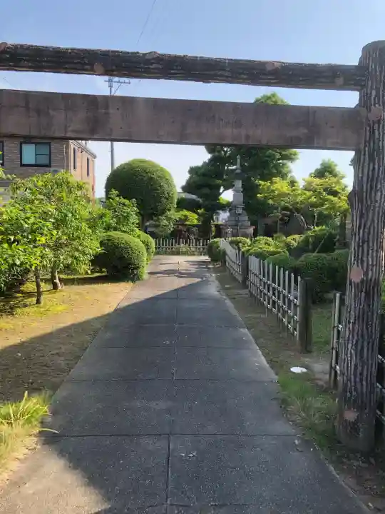 観音寺の{uncategorized: "未分類", other: "その他", undefined: "問題あり", building: "その他建物", grave: "お墓", sacred_gate: "鳥居", guardian: "狛犬", statue: "像", buddha: "仏像", history: "歴史", nature: "自然", garden: "庭園", animal: "動物", pagoda: "塔", temizu: "手水舎", mountain_gate: "山門・神門", sanctuary: "本殿・本堂", subordinate: "末社・摂社", art: "芸術", scenery: "景色", jizo: "地蔵", ema: "絵馬", goshuin: "御朱印", omikuji: "おみくじ", items: "授与品その他", amulet: "お守り", goshuincho: "御朱印帳", eats: "食事", festival: "お祭り", votive_dance: "神楽", shichigosan: "七五三参", wedding: "結婚式", experience: "体験その他", initially: "初詣", around: "周辺", anti_infection: "感染症対策"}