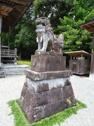 市房山神宮里宮神社の狛犬