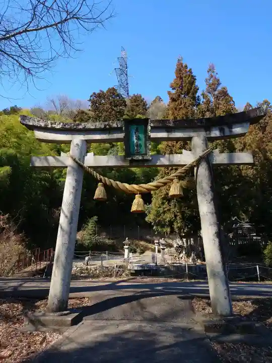 直孝神社の{uncategorized: "未分類", other: "その他", undefined: "問題あり", building: "その他建物", grave: "お墓", sacred_gate: "鳥居", guardian: "狛犬", statue: "像", buddha: "仏像", history: "歴史", nature: "自然", garden: "庭園", animal: "動物", pagoda: "塔", temizu: "手水舎", mountain_gate: "山門・神門", sanctuary: "本殿・本堂", subordinate: "末社・摂社", art: "芸術", scenery: "景色", jizo: "地蔵", ema: "絵馬", goshuin: "御朱印", omikuji: "おみくじ", items: "授与品その他", amulet: "お守り", goshuincho: "御朱印帳", eats: "食事", festival: "お祭り", votive_dance: "神楽", shichigosan: "七五三参", wedding: "結婚式", experience: "体験その他", initially: "初詣", around: "周辺", anti_infection: "感染症対策"}