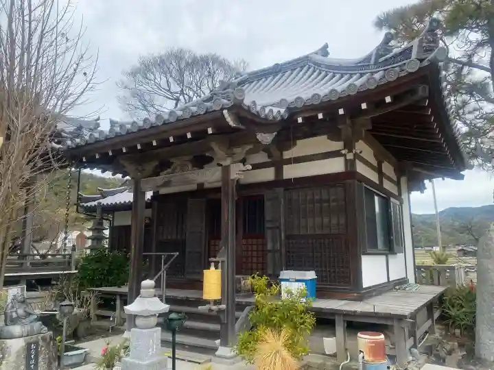 春日寺の{uncategorized: "未分類", other: "その他", undefined: "問題あり", building: "その他建物", grave: "お墓", sacred_gate: "鳥居", guardian: "狛犬", statue: "像", buddha: "仏像", history: "歴史", nature: "自然", garden: "庭園", animal: "動物", pagoda: "塔", temizu: "手水舎", mountain_gate: "山門・神門", sanctuary: "本殿・本堂", subordinate: "末社・摂社", art: "芸術", scenery: "景色", jizo: "地蔵", ema: "絵馬", goshuin: "御朱印", omikuji: "おみくじ", items: "授与品その他", amulet: "お守り", goshuincho: "御朱印帳", eats: "食事", festival: "お祭り", votive_dance: "神楽", shichigosan: "七五三参", wedding: "結婚式", experience: "体験その他", initially: "初詣", around: "周辺", anti_infection: "感染症対策"}