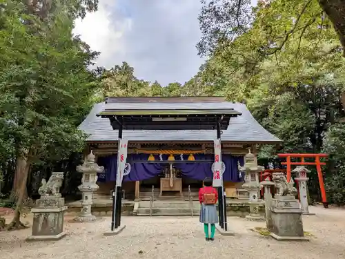 鵜川原神社の本殿・本堂