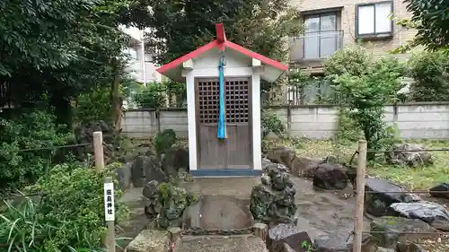 駒留八幡神社の末社・摂社