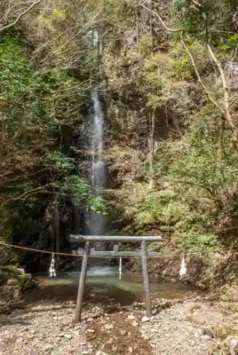 岩門の滝神社(岐阜県)