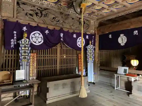 真野寺の本殿・本堂