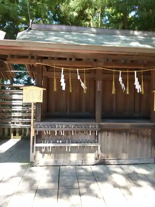 諏訪大社下社秋宮の末社・摂社