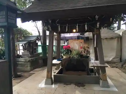 太子堂八幡神社の手水舎