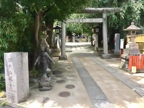 池尻稲荷神社の鳥居