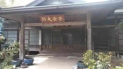 鶴林寺の本殿・本堂