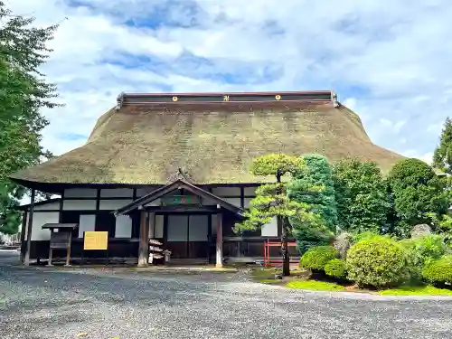 革秀寺の本殿