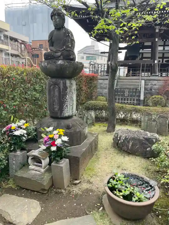 西雲寺の{uncategorized: "未分類", other: "その他", undefined: "問題あり", building: "その他建物", grave: "お墓", sacred_gate: "鳥居", guardian: "狛犬", statue: "像", buddha: "仏像", history: "歴史", nature: "自然", garden: "庭園", animal: "動物", pagoda: "塔", temizu: "手水舎", mountain_gate: "山門・神門", sanctuary: "本殿・本堂", subordinate: "末社・摂社", art: "芸術", scenery: "景色", jizo: "地蔵", ema: "絵馬", goshuin: "御朱印", omikuji: "おみくじ", items: "授与品その他", amulet: "お守り", goshuincho: "御朱印帳", eats: "食事", festival: "お祭り", votive_dance: "神楽", shichigosan: "七五三参", wedding: "結婚式", experience: "体験その他", initially: "初詣", around: "周辺", anti_infection: "感染症対策"}