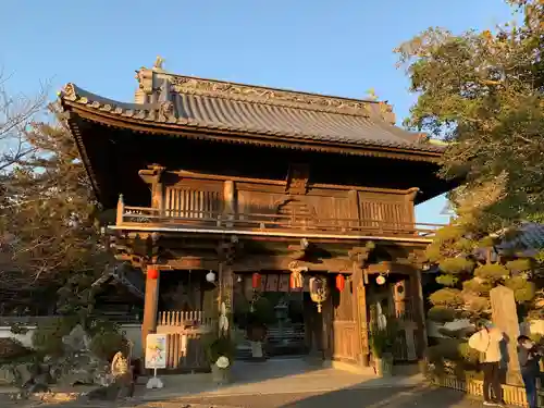 霊山寺の山門