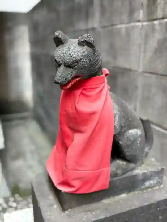 田螺稲荷神社の{uncategorized: "未分類", other: "その他", undefined: "問題あり", building: "その他建物", grave: "お墓", sacred_gate: "鳥居", guardian: "狛犬", statue: "像", buddha: "仏像", history: "歴史", nature: "自然", garden: "庭園", animal: "動物", pagoda: "塔", temizu: "手水舎", mountain_gate: "山門・神門", sanctuary: "本殿・本堂", subordinate: "末社・摂社", art: "芸術", scenery: "景色", jizo: "地蔵", ema: "絵馬", goshuin: "御朱印", omikuji: "おみくじ", items: "授与品その他", amulet: "お守り", goshuincho: "御朱印帳", eats: "食事", festival: "お祭り", votive_dance: "神楽", shichigosan: "七五三参", wedding: "結婚式", experience: "体験その他", initially: "初詣", around: "周辺", anti_infection: "感染症対策"}