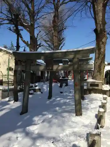 篠塚稲荷神社の鳥居