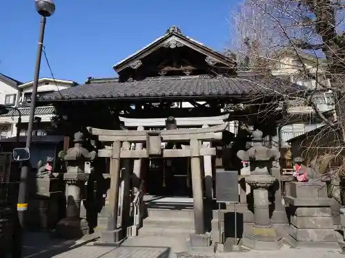 被官稲荷神社の鳥居