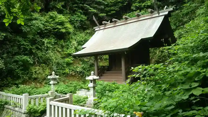 甘縄神明神社(甘縄神明宮)の末社・摂社
