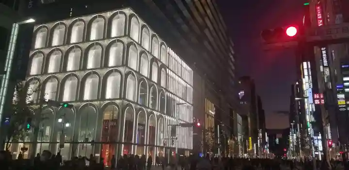 三囲神社銀座摂社の周辺