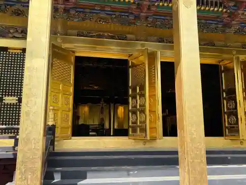上野東照宮の{uncategorized: "未分類", other: "その他", undefined: "問題あり", building: "その他建物", grave: "お墓", sacred_gate: "鳥居", guardian: "狛犬", statue: "像", buddha: "仏像", history: "歴史", nature: "自然", garden: "庭園", animal: "動物", pagoda: "塔", temizu: "手水舎", mountain_gate: "山門・神門", sanctuary: "本殿・本堂", subordinate: "末社・摂社", art: "芸術", scenery: "景色", jizo: "地蔵", ema: "絵馬", goshuin: "御朱印", omikuji: "おみくじ", items: "授与品その他", amulet: "お守り", goshuincho: "御朱印帳", eats: "食事", festival: "お祭り", votive_dance: "神楽", shichigosan: "七五三参", wedding: "結婚式", experience: "体験その他", initially: "初詣", around: "周辺", anti_infection: "感染症対策"}