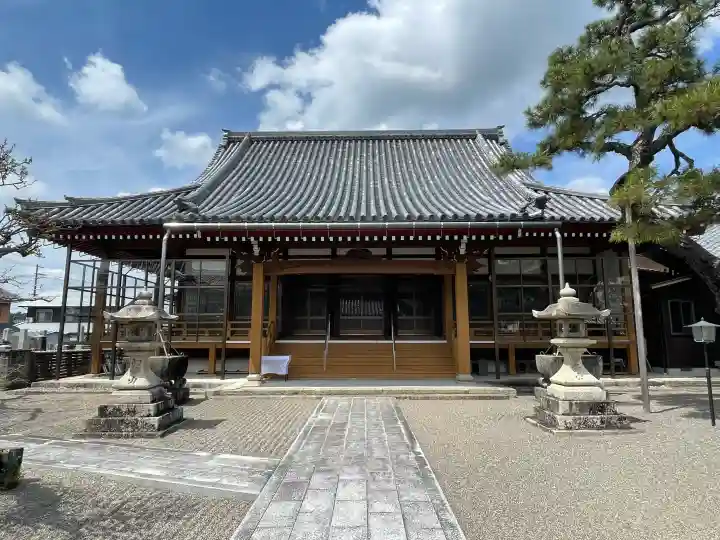専明寺の{uncategorized: "未分類", other: "その他", undefined: "問題あり", building: "その他建物", grave: "お墓", sacred_gate: "鳥居", guardian: "狛犬", statue: "像", buddha: "仏像", history: "歴史", nature: "自然", garden: "庭園", animal: "動物", pagoda: "塔", temizu: "手水舎", mountain_gate: "山門・神門", sanctuary: "本殿・本堂", subordinate: "末社・摂社", art: "芸術", scenery: "景色", jizo: "地蔵", ema: "絵馬", goshuin: "御朱印", omikuji: "おみくじ", items: "授与品その他", amulet: "お守り", goshuincho: "御朱印帳", eats: "食事", festival: "お祭り", votive_dance: "神楽", shichigosan: "七五三参", wedding: "結婚式", experience: "体験その他", initially: "初詣", around: "周辺", anti_infection: "感染症対策"}