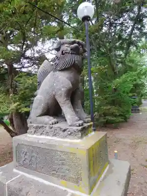 信濃神社の狛犬