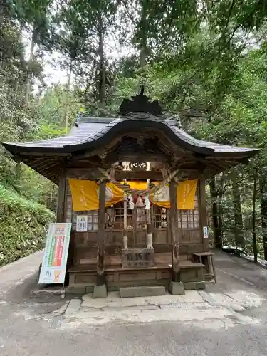 金持神社の{uncategorized: "未分類", other: "その他", undefined: "問題あり", building: "その他建物", grave: "お墓", sacred_gate: "鳥居", guardian: "狛犬", statue: "像", buddha: "仏像", history: "歴史", nature: "自然", garden: "庭園", animal: "動物", pagoda: "塔", temizu: "手水舎", mountain_gate: "山門・神門", sanctuary: "本殿・本堂", subordinate: "末社・摂社", art: "芸術", scenery: "景色", jizo: "地蔵", ema: "絵馬", goshuin: "御朱印", omikuji: "おみくじ", items: "授与品その他", amulet: "お守り", goshuincho: "御朱印帳", eats: "食事", festival: "お祭り", votive_dance: "神楽", shichigosan: "七五三参", wedding: "結婚式", experience: "体験その他", initially: "初詣", around: "周辺", anti_infection: "感染症対策"}