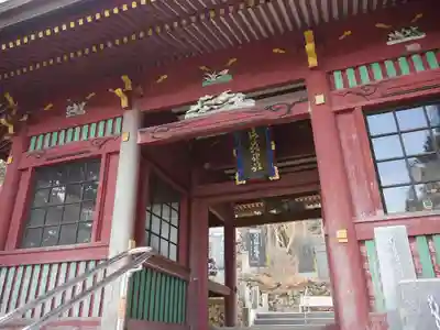 武蔵御嶽神社の山門・神門