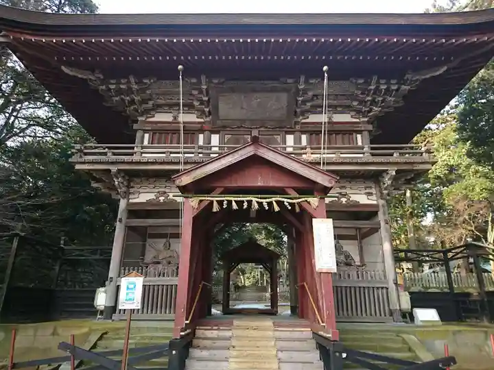 三国神社の山門・神門