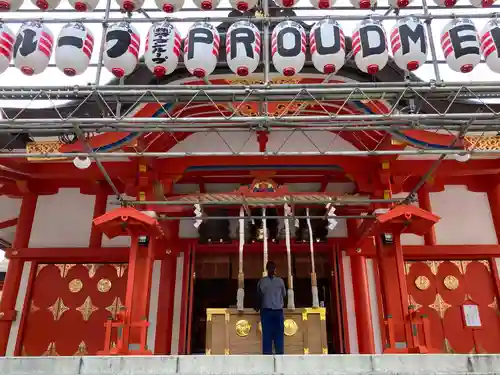 花園神社の本殿