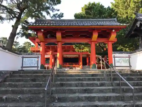 鴨江寺の山門