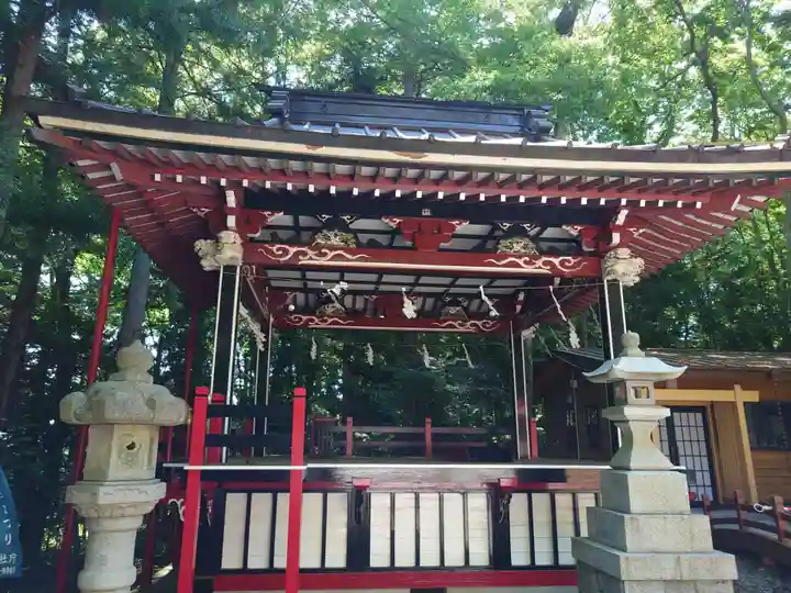 新屋山神社(山梨県)